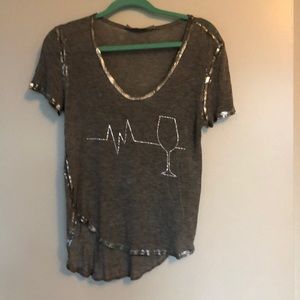 Gray wine glass shirt